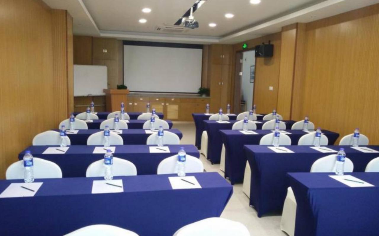 Holiday Inn Express Shanghai Nanhuizui Extérieur photo
