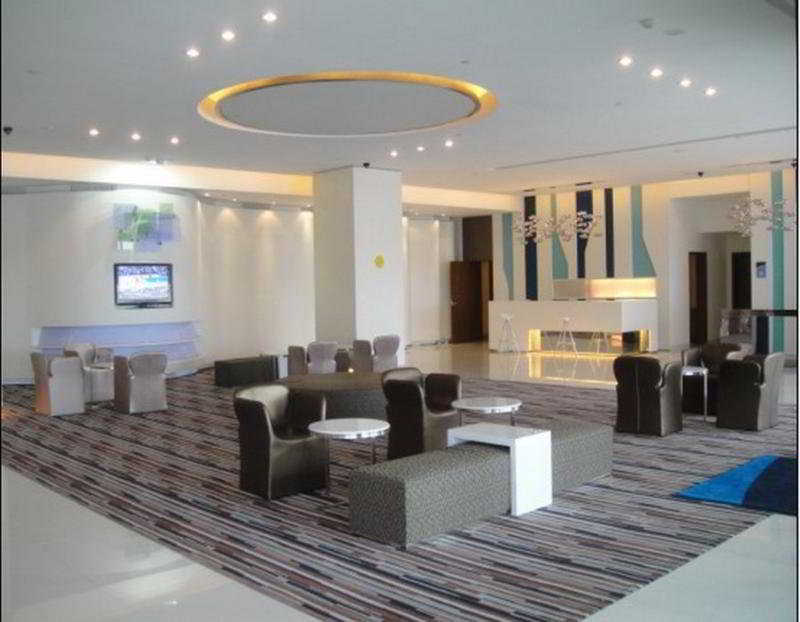 Holiday Inn Express Shanghai Nanhuizui Extérieur photo