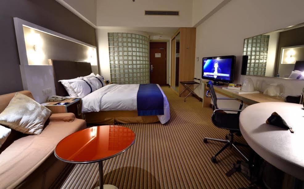Holiday Inn Express Shanghai Nanhuizui Extérieur photo