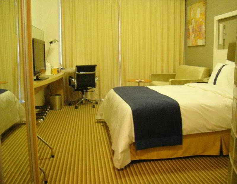 Holiday Inn Express Shanghai Nanhuizui Extérieur photo